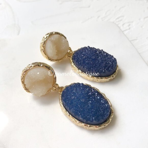 4/$25 Druzy Drop Earrings Ivory Navy - Picture 3 of 4